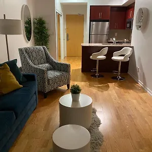 toronto-cn-tower-maple-leaf-square-luxurious-2-bedroom-condo.niagara-fallshotels.com/
